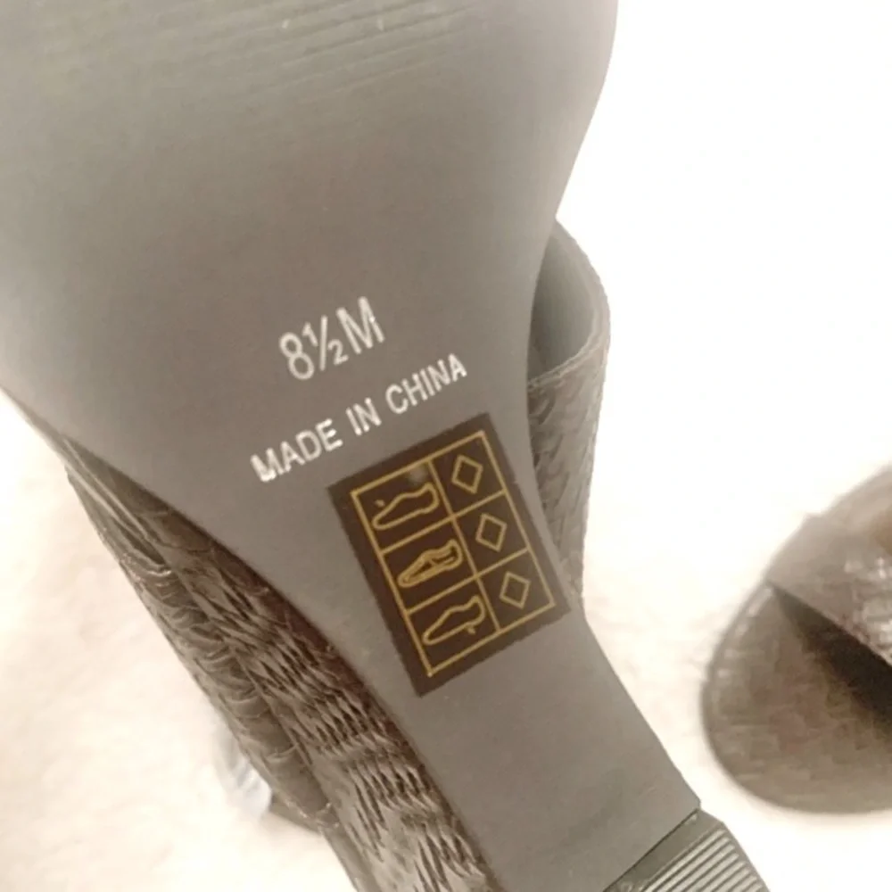 Ashro | Sandee Wedge Brown New With Tags NWT